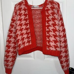 Zara Women's Red and Pink Houndstooth Cardigan